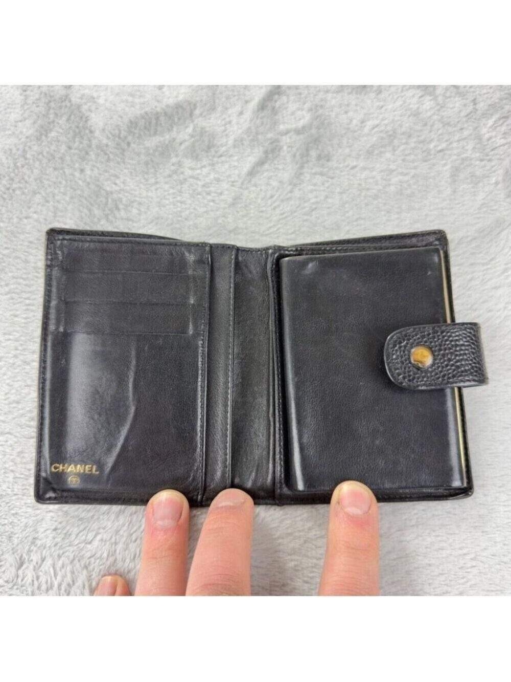 Chanel Black Grained Calfskin CC Logo Bifold Wallet - Picture 3 of 16